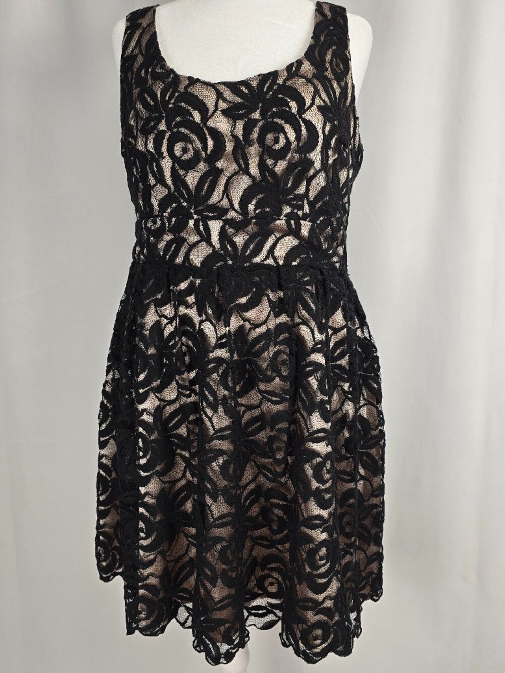 Bizz Girl Black & Champagne Dress XL Preloved